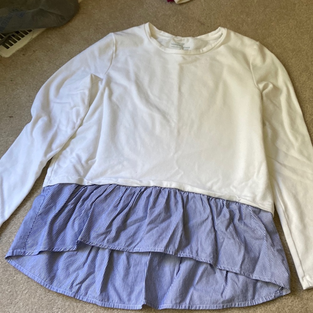 Vineyard Vines ruffled white shirt